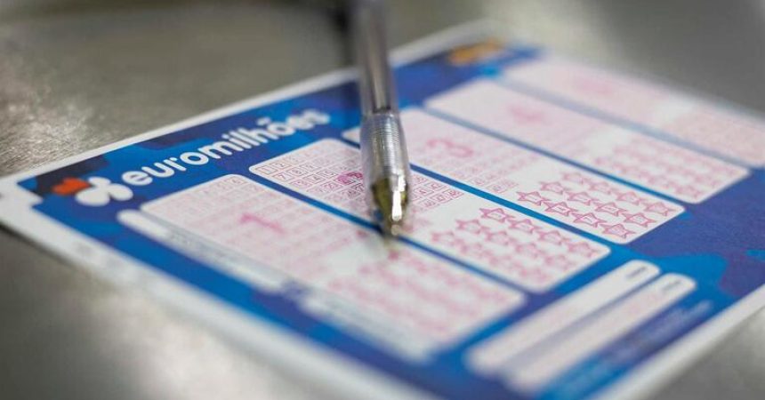 Como É Que Os Prémios São Financiados